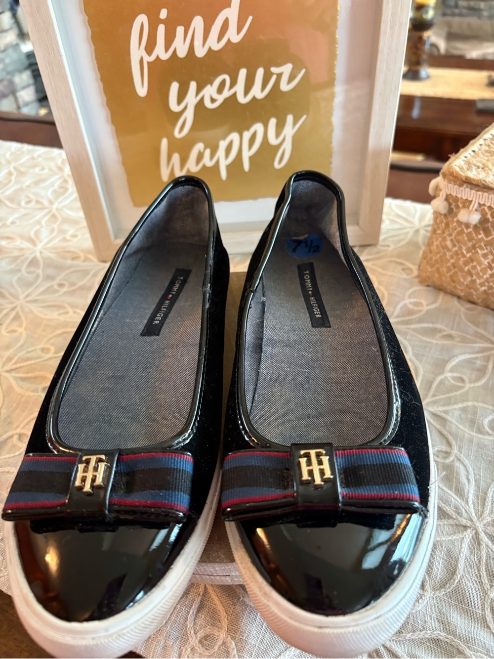 Tommy Hilfiger Black Velvet Ballet Sneaker Flats Bow Patent Toe Women’s 7.5
